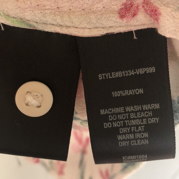 Floral sleeveless blouse - Picture 7 of 9